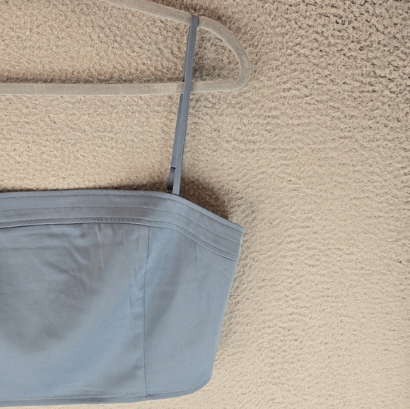 Acoa Womens Cropped Top Sz L Blue Adj. Straps Side Zip Soft To Touch - Picture 3 of 10